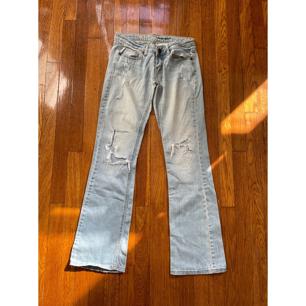 MACHINE nouvelle mode low rise ripped flare jean | Size 1